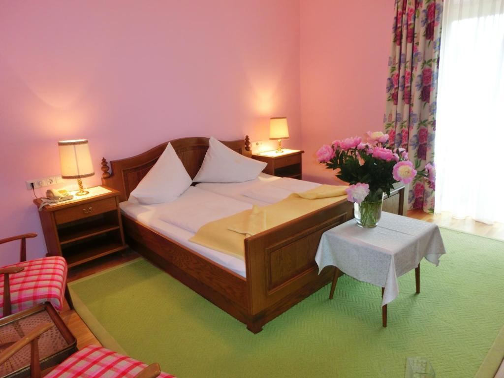 Hotel Posthof Millstatt Rum bild